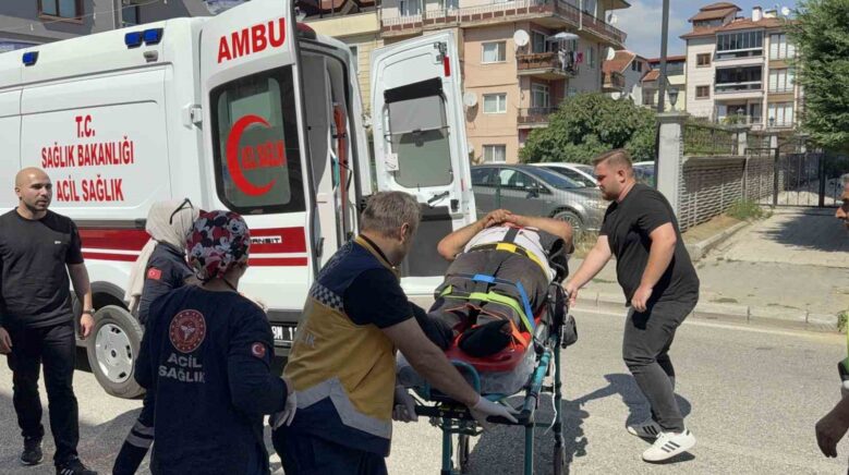 hafif ticari arac ile carpisan motosikletin surucusu yaralandi Y5afCufg