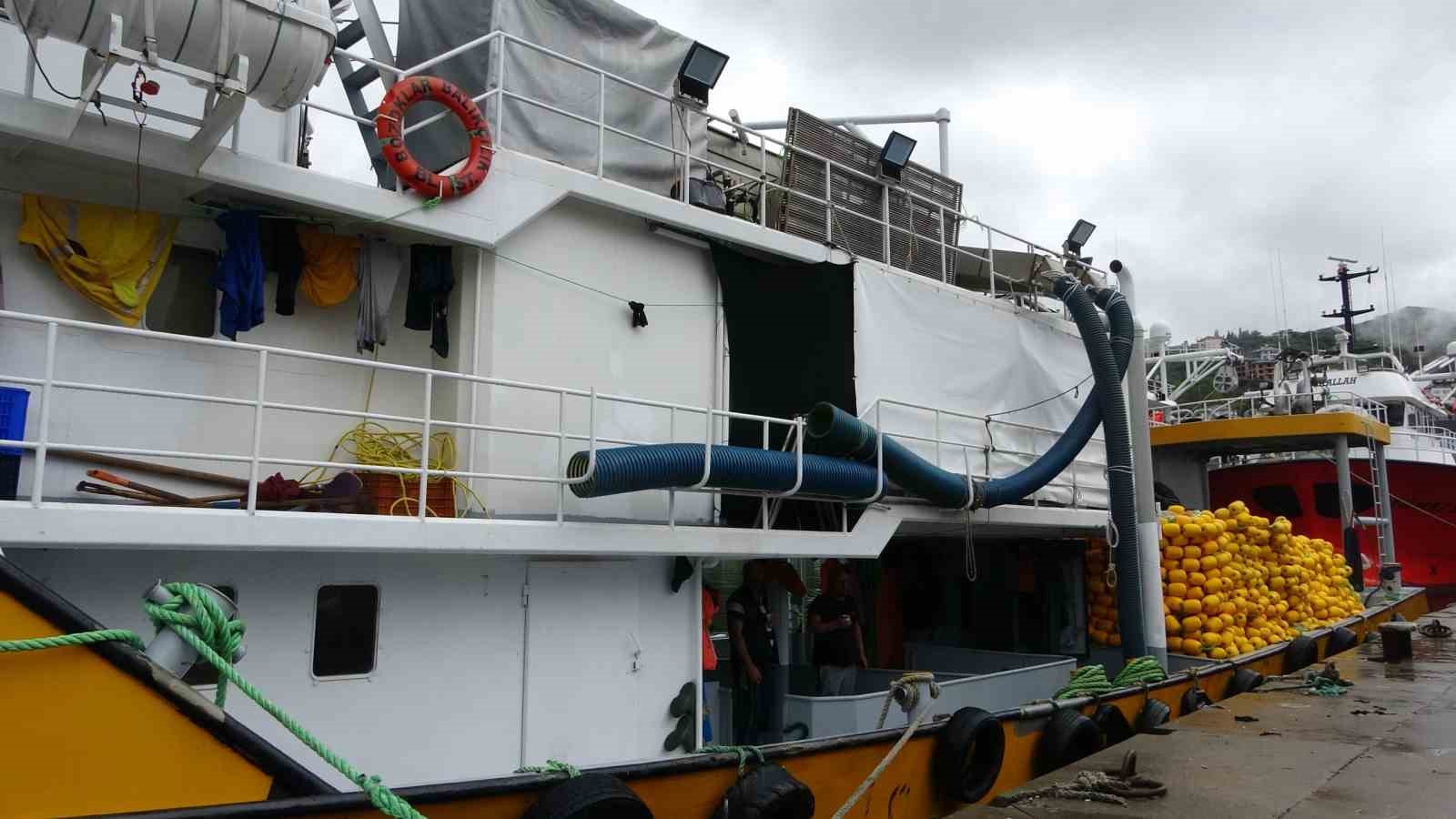 hamsi avi denize icin acildilar 300 kg patlayici ile dolu insansiz deniz araci ile