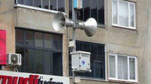 hoparlorler susuyor sms konusuyor V93rbJBG