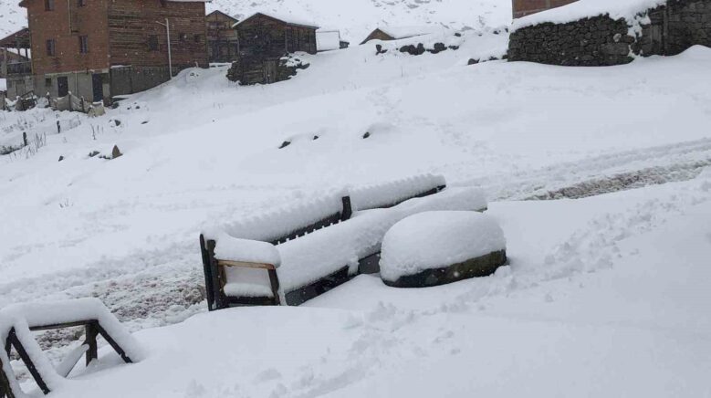 kackar daglarinda kar kalinligi yarim metreye ulasti phJTrmVj