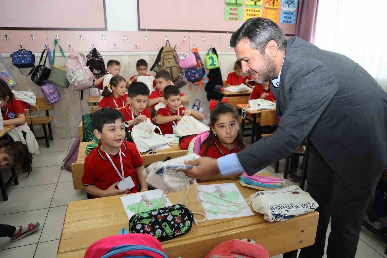 karabuk belediyesinden ogrencilere okula baslangic seti destegi 7sRAWAwd