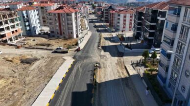 karabuk belediyesinin yol ve kaldirim calismasi devam ediyor mftWYGW9