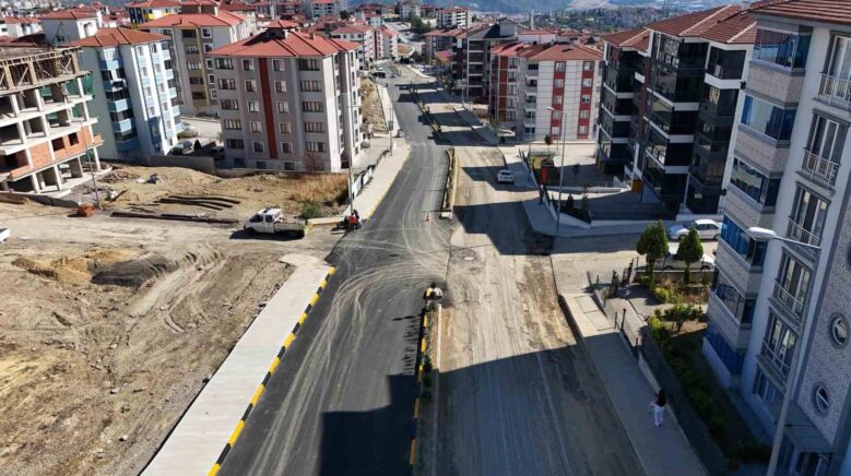 karabuk belediyesinin yol ve kaldirim calismasi devam ediyor mftWYGW9