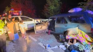 karabukte otomobiller carpisti 2si cocuk 6 yarali E2sCfq34