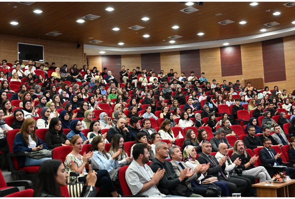 kastamonu universitesinde oryantasyon programi devam ediyor