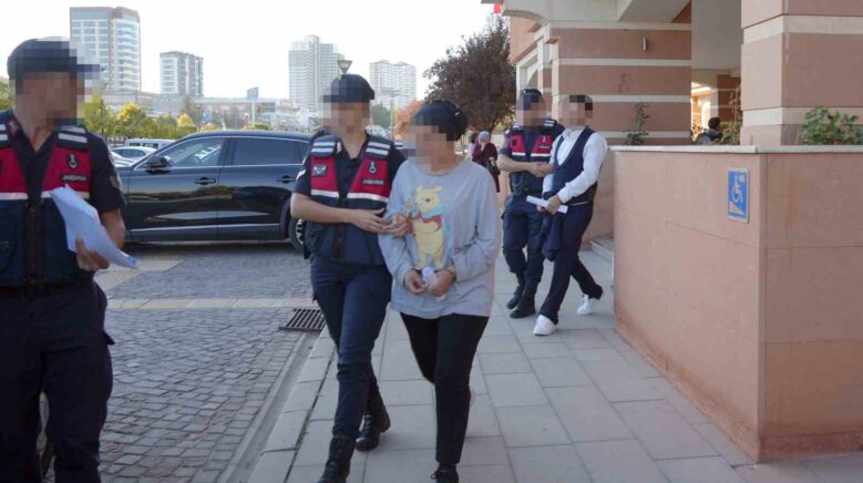 kastamonuda 848 gram metamfetaminle yakalanan 2 supheli tutuklandi YVtB5N3I