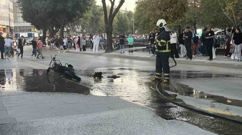 kastamonuda seyir halindeki motosiklet alev alev yandi epALM2NL