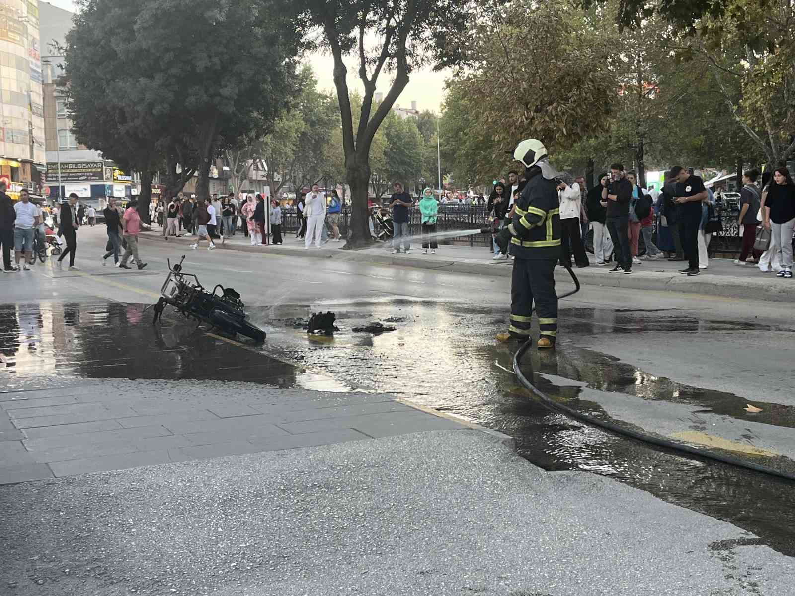 kastamonuda seyir halindeki motosiklet alev alev yandi epALM2NL