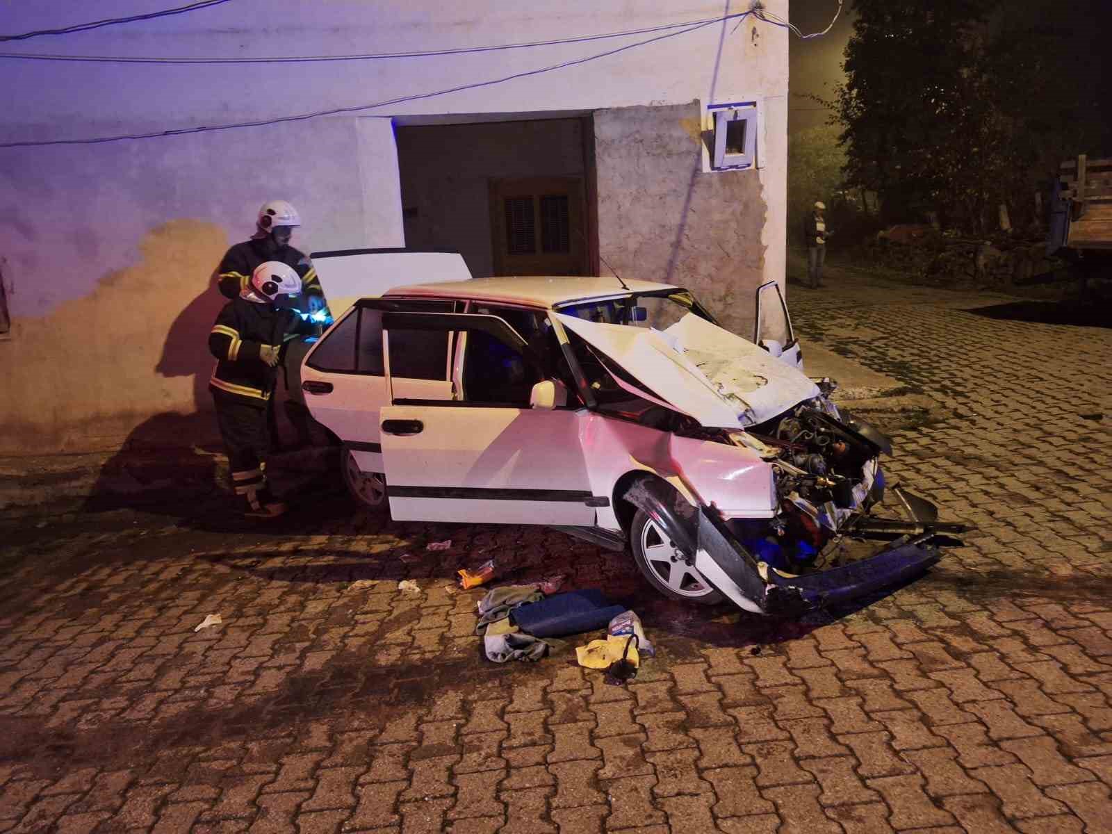 kaza sonrasi hurdaya donen tofas 1 kisiye mezar oldu LBkFtlR6