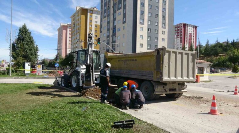 kazi sirasinda patlayan dogalgaz borusu buyuk panige yol acti ZTuHHQVC
