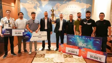 kbu hyperloop takimi hicaz teknofestte cifte odul kazandi ZKScWVkA