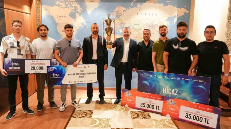 kbu hyperloop takimi hicaz teknofestte cifte odul kazandi ZKScWVkA