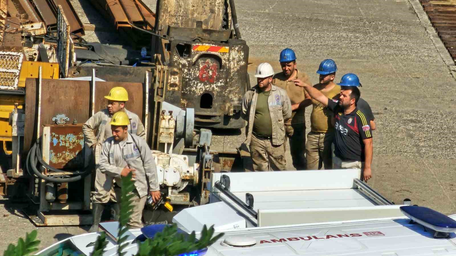 maden ocaginda gocuk 2 isciyi kurtarma calismasi suruyor