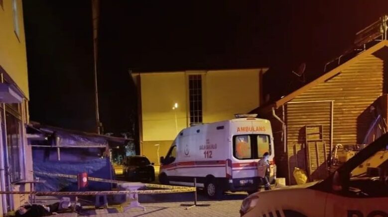 oturdugu sandalyeden duserek hayatini kaybetti rT3D3jWZ