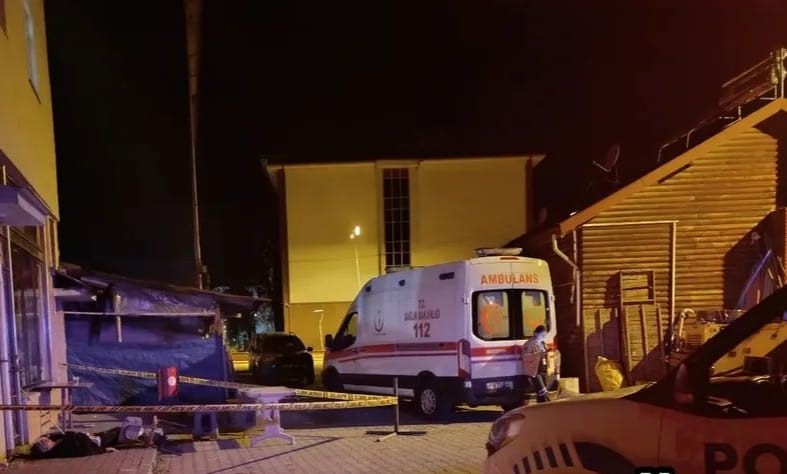 oturdugu sandalyeden duserek hayatini kaybetti rT3D3jWZ