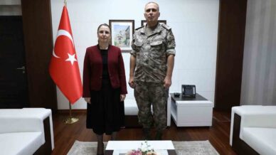 ozel harekat baskani olan hayalden bartina veda nMj4rPRX