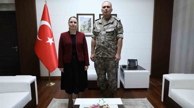 ozel harekat baskani olan hayalden bartina veda nMj4rPRX