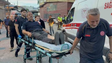 polisten kacan aracin carptigi esnaf olumden dondu kaza ani kamerada K5ikBkLU