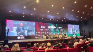 rektor akkaya gazze paneline katildi IhXhSX1L