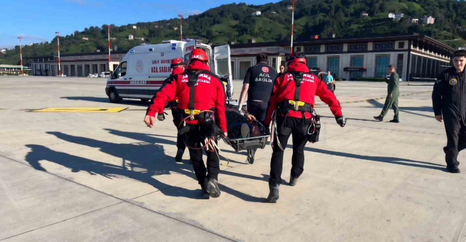 rizede askeri helikopterlerin mesaisi suruyor 912E5Zns