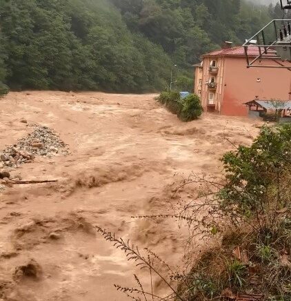 rizenin ikizdere ilcesinde siddetli yagis WhLNUbVZ