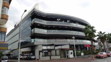 ruhsati iptal edilen avmde is yerlerine kapanis tebligati tq4RdM5q