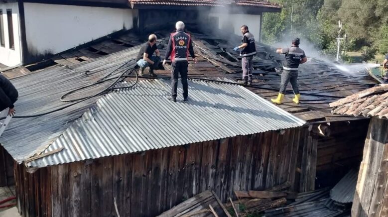 samanlikta cikan yangin konagi kule ceviriyordu xKUInBrB