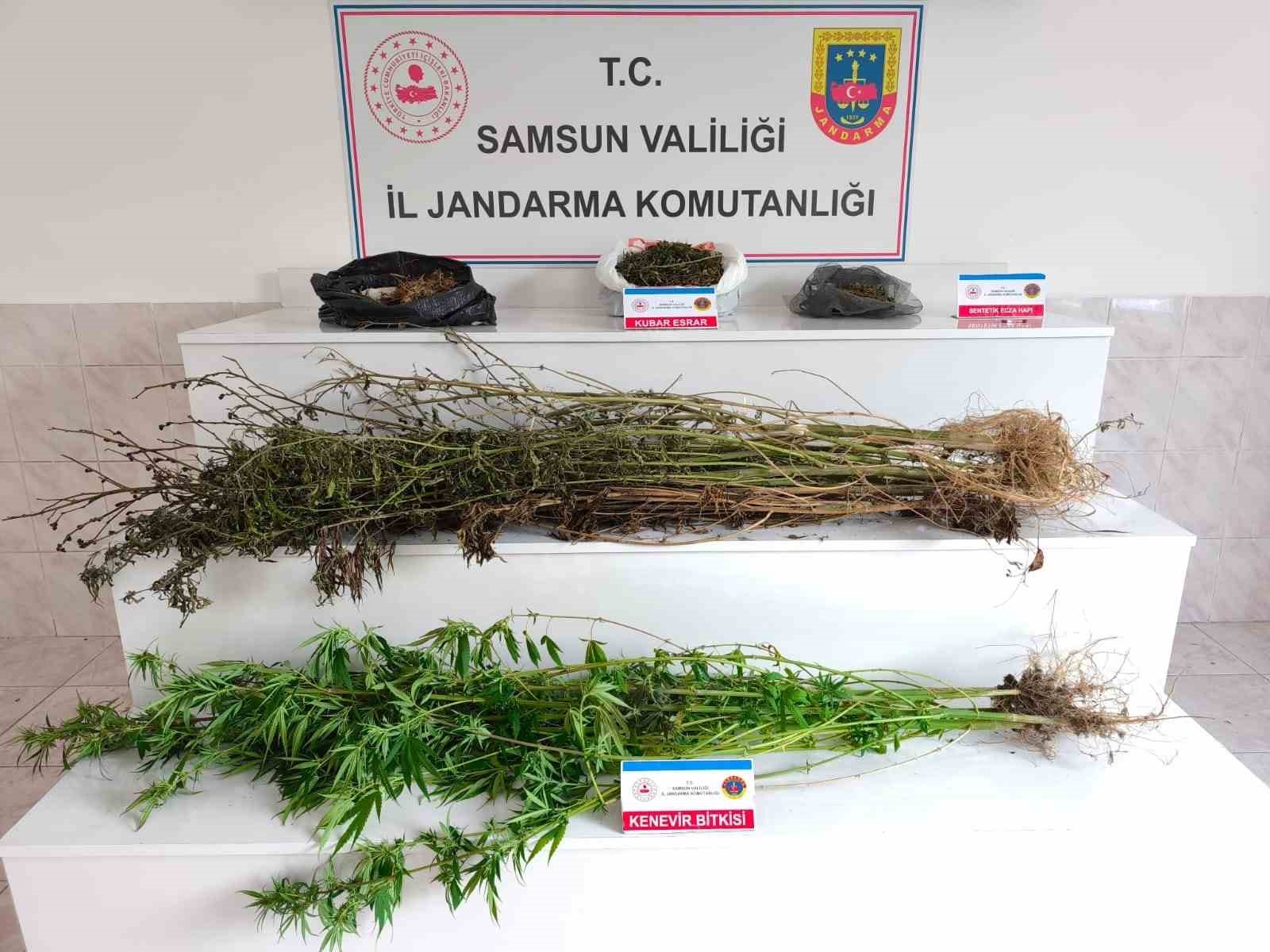 samsunda jandarma 2 kilo 355 gram esrar ele gecirdi 2 gozalti 3fTTNz2N