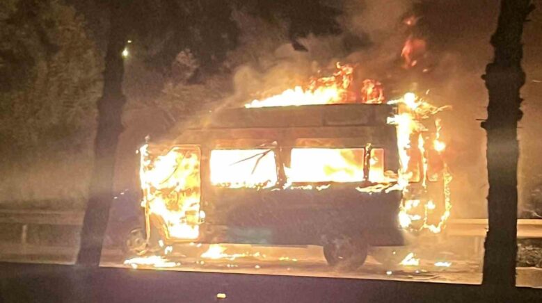 samsunda minibus alev alev yandi eOqQFxIn