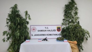 samsunda uyusturucuya 2 gozalti VlfKXTyW