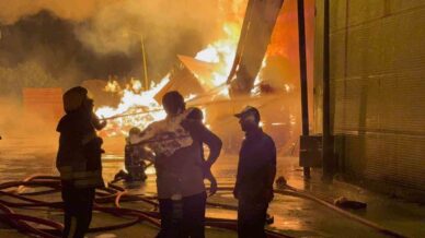 samsundaki kereste fabrikasi yangini suruyor IIYhEXLp