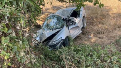 sarampole yuvarlanan otomobil agaclara carparak durabildi 1 agir yarali ZknFpXbj