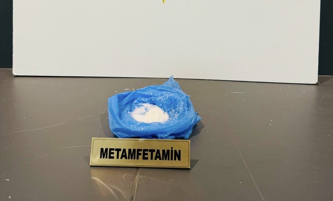 supheli sahislarin uzerinden uyusturucu cikti 2BuUBRAL