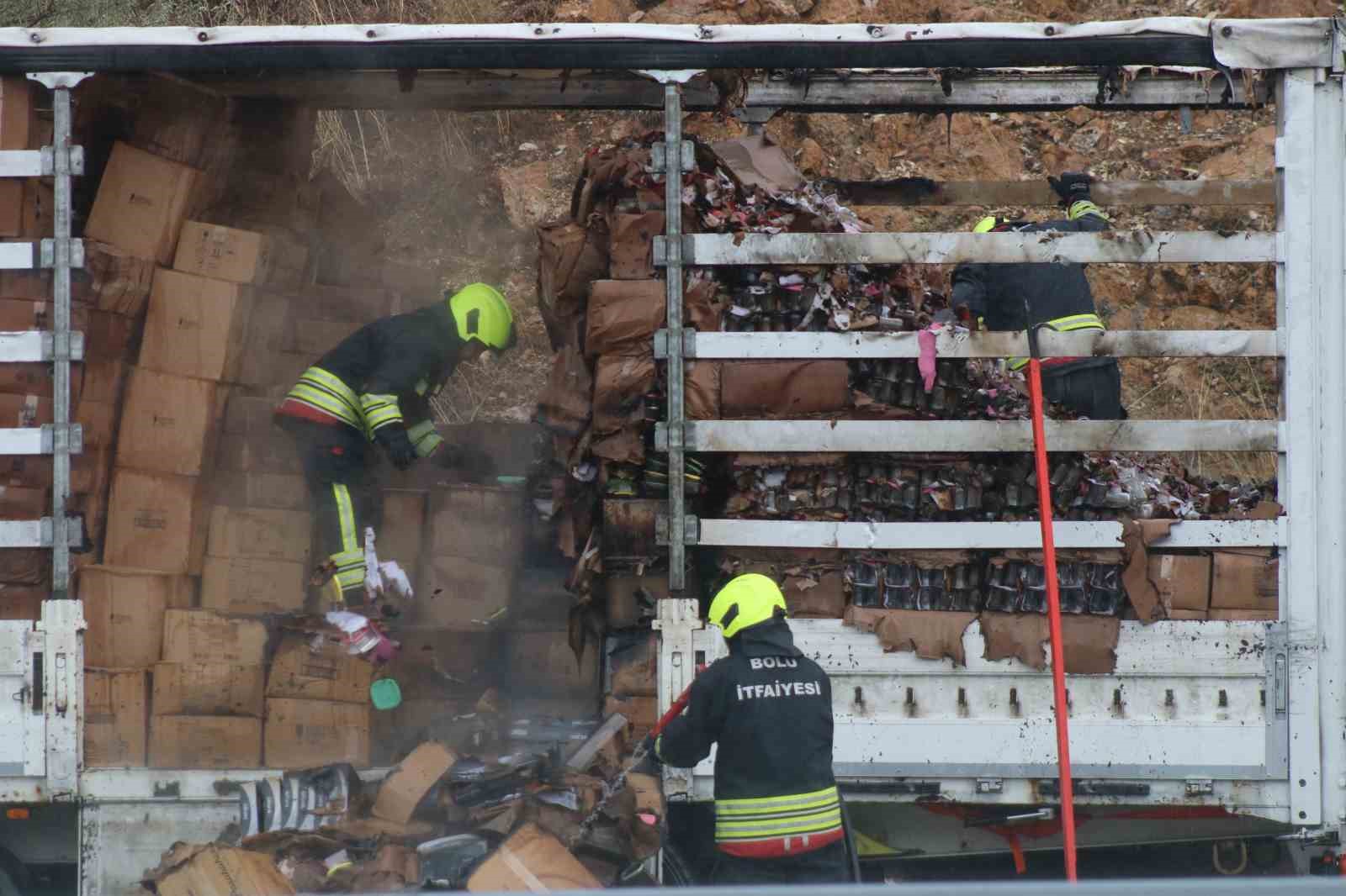 tem otoyolunda kamyon dorsesinde yangin cikti M48eTq4Y