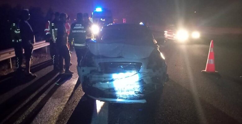 temde tira carpan otomobil hurdaya dondu 1 yarali D2aH6PVl