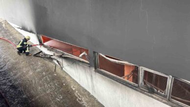 trabzonda avmdeki yangin buyuk olcude kontrol altina alindi bxhOAOiT