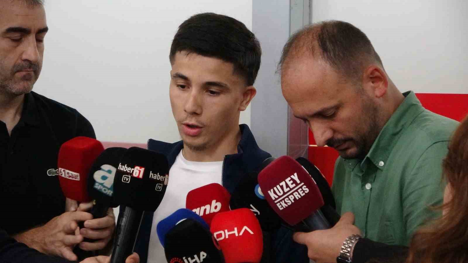 trabzonsporun yeni transferi benjamin bouchouari trabzona geldi WJZctJuD