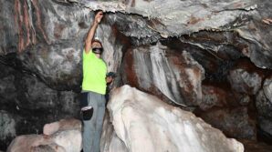 tumulusu andiran tepedeki magaranin turizme kazandirilmasini istiorlar 9P6Cvhcp