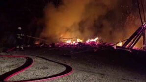 yanan evdeki tupun bomba gibi patladigi anlar kamerada hq38TEvz