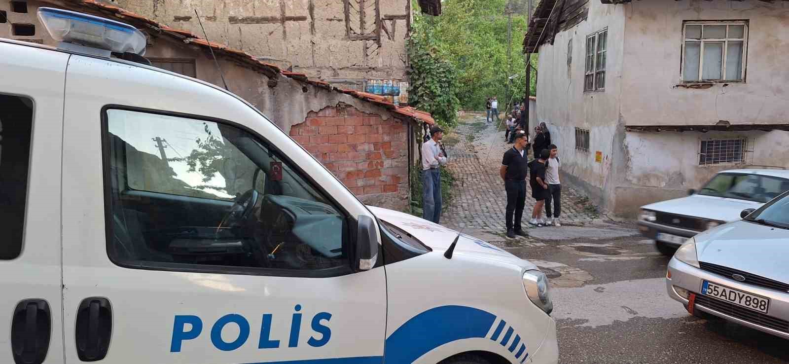 yasli adam yalniz yasadigi evde olu bulundu BAEKWRXW