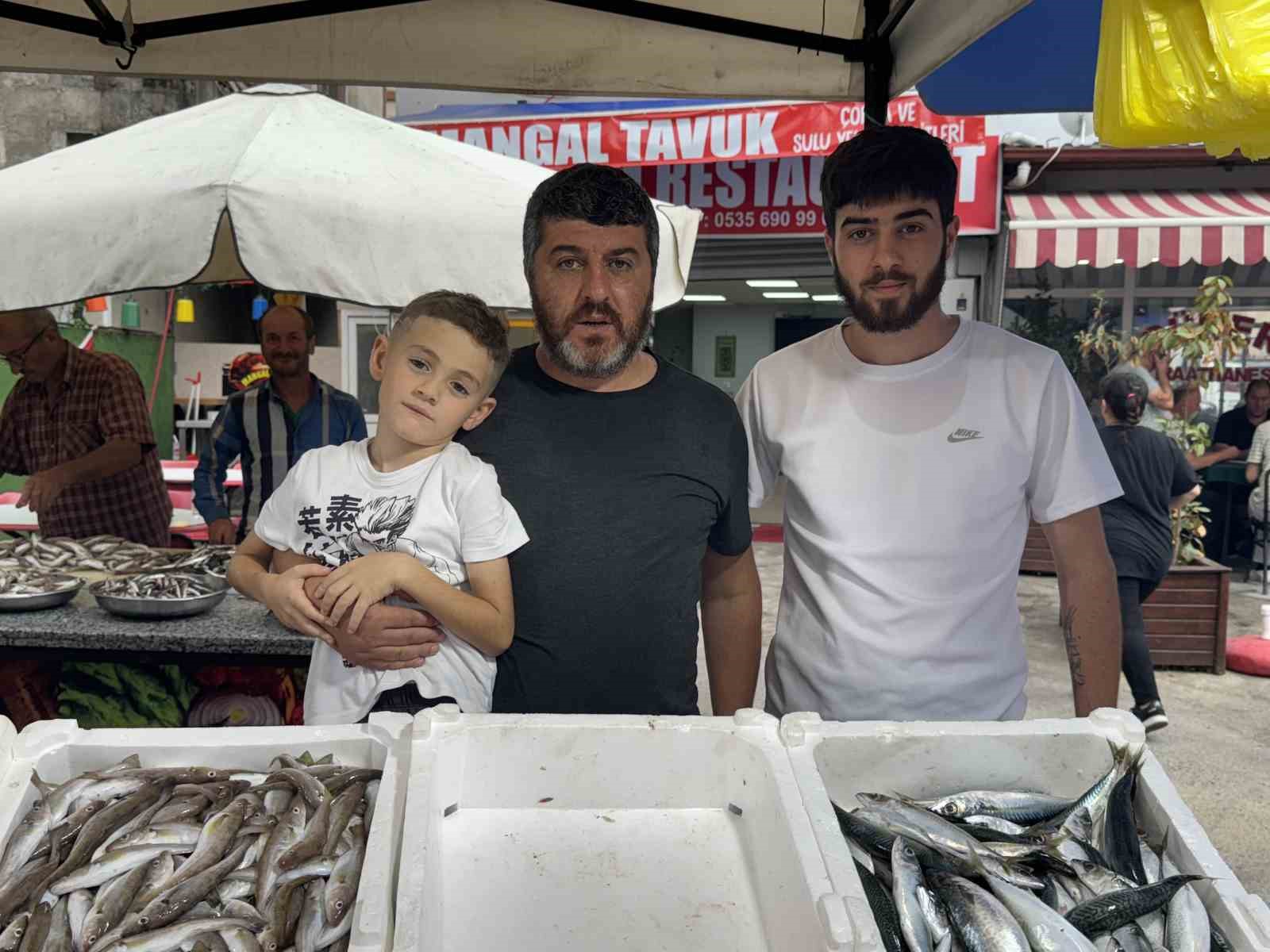 zonguldakta tezgahlar balikla senlendi 7FpUAvCW