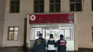 14 yil kesinlesmis hapis cezasi bulunan aranan sahis yakalandi dmxpIgH5