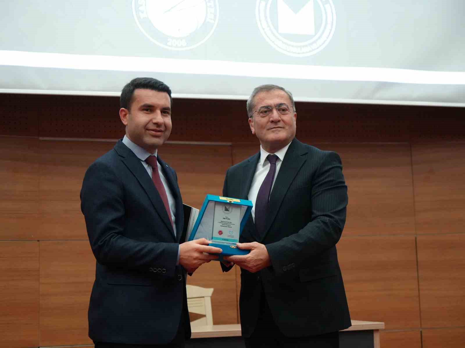 151 tez yazisinin yaristigi 6 muhammed ihsan oguz arastirma odulleri sahiplerini buldu CmiJir6r
