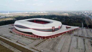 19 mayis stadyumunun bakim onarim calismalarinda yariya gelindi bzBsVURe