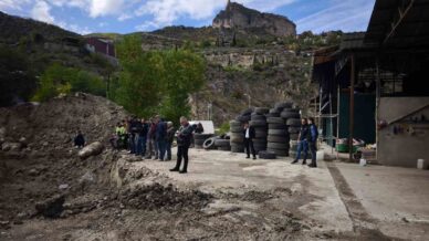 3 ton altin umudu ile kazdilar ama hayal kirikligina ugradilar PK8wQWwz