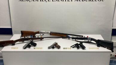 alacamda ruhsatsiz silah ve calinti motosiklet operasyonu YtsJs5Qx