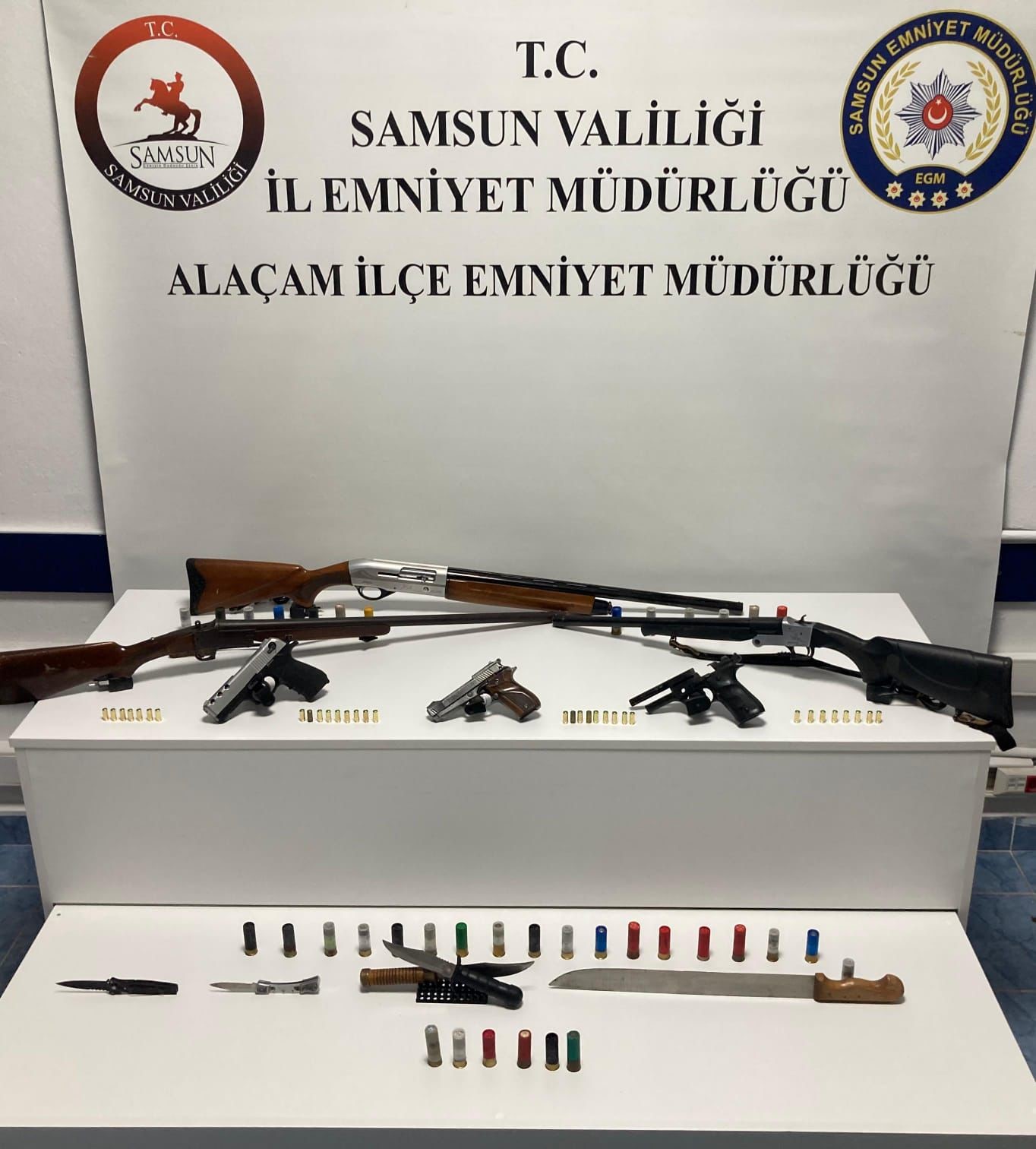 alacamda ruhsatsiz silah ve calinti motosiklet operasyonu