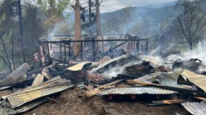 alevlere teslim olan ahsap ev kule dondu Mpu17p81