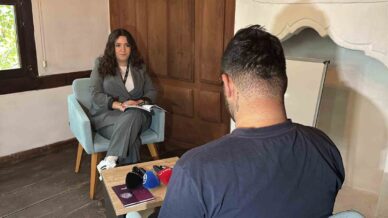 alkol bagimliligini yendi simdi diger genclere umut oluyor 41C5FEmN