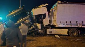 amasyada 2 tir kavsakta carpisti 3 yarali G4cwBhyZ